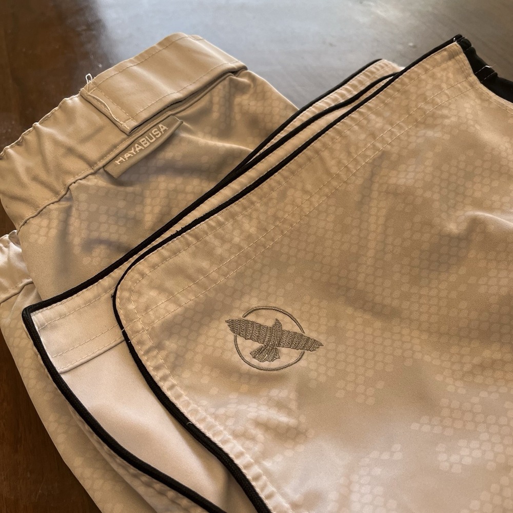Hayabusa MMA Shorts Mens M Grappling Kickboxing Cage Fighting Martial Arts White